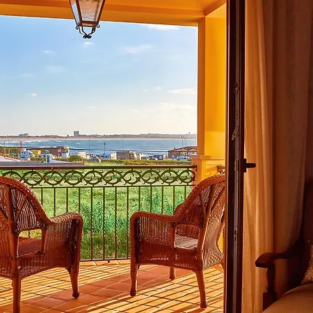 Silver Coast Hotel *